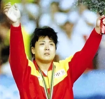 完美体育下载-炸裂！奥运冠军发文痛斥76岁恩师：没底线，逼我吃药！|庄晓岩|柔道|刘永福|辽宁|巴塞罗那奥运会_新浪体育_新浪新闻